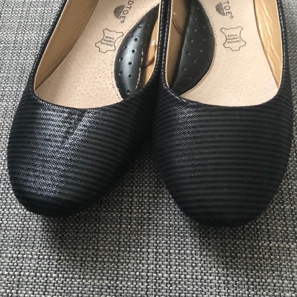 Black, striped ballet flats - Picture 4 of 4